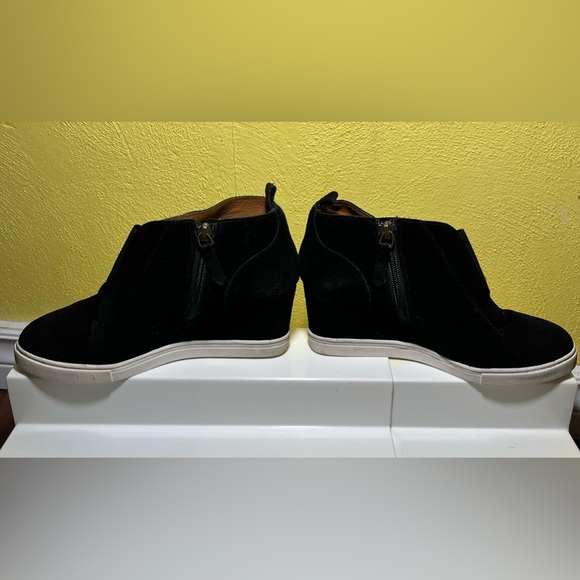 Linea Paola Black Suede Wedges w/ Zipper !! - Picture 5 of 10